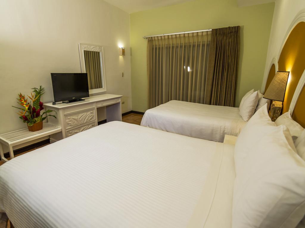Hotel Soleil Pacifico Chulamar الغرفة الصورة